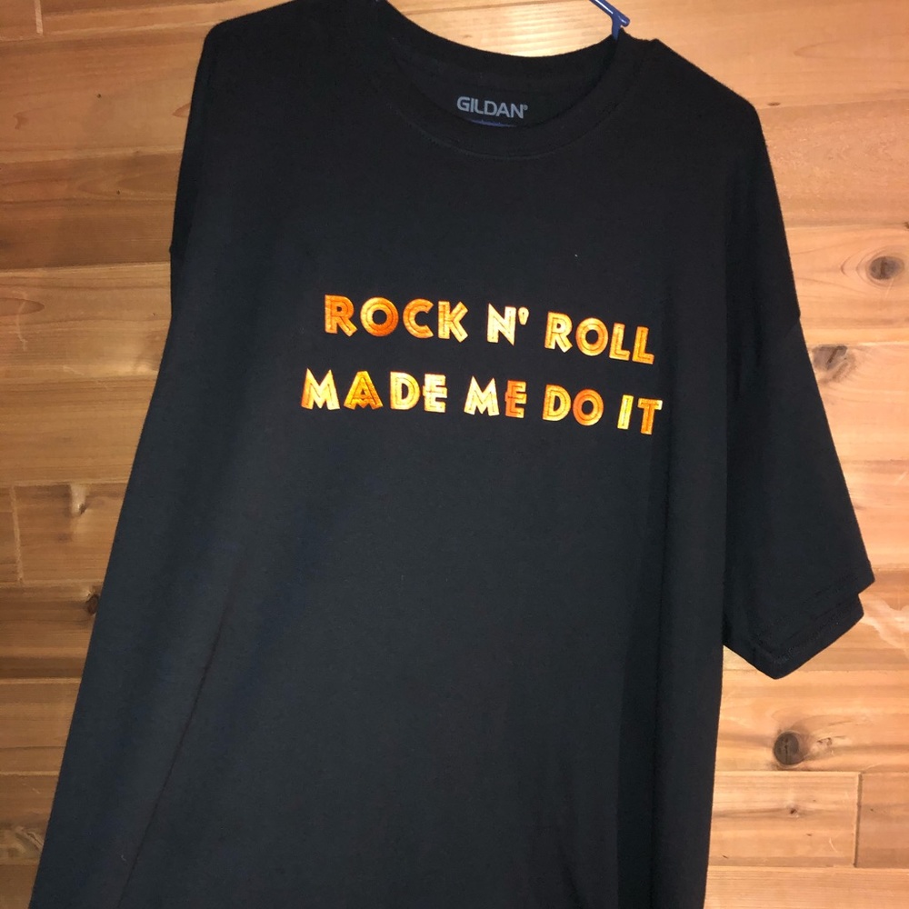Gildan tahirt with htv lettering